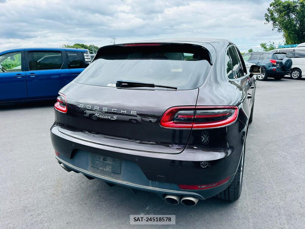 Porsche MACAN 2016 7191156-4