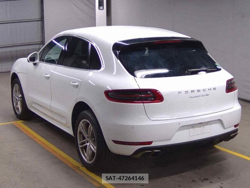 Porsche  2015-03 7349930-2