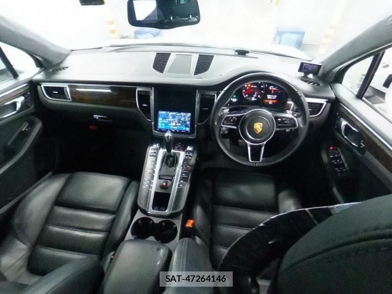 Porsche  2015-03 7349930-4