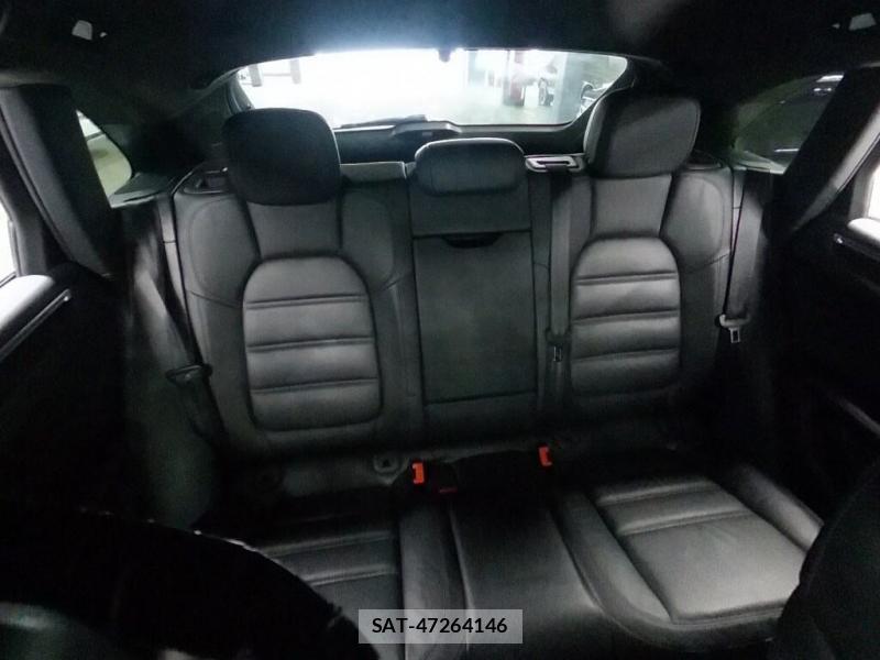 Porsche  2015-03 7349930-5