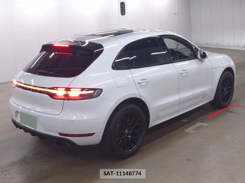 Porsche MACAN 2021-12 7380013-1