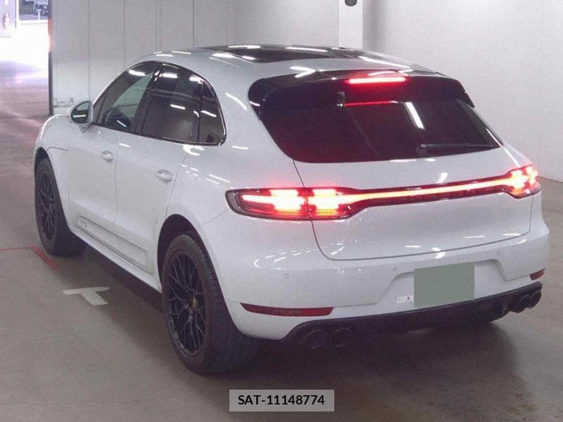 Porsche MACAN 2021-12 7380013-2