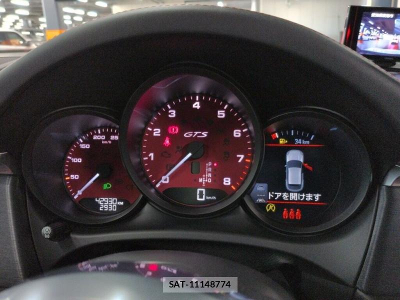 Porsche MACAN 2021-12 7380013-5