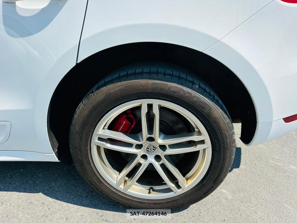 Porsche MACAN 2015-03 7349930-30