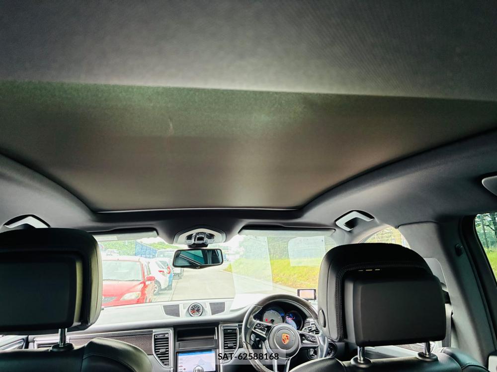 Porsche MACAN 2015-05 7952454-25