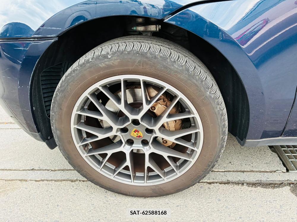 Porsche MACAN 2015-05 7952454-28