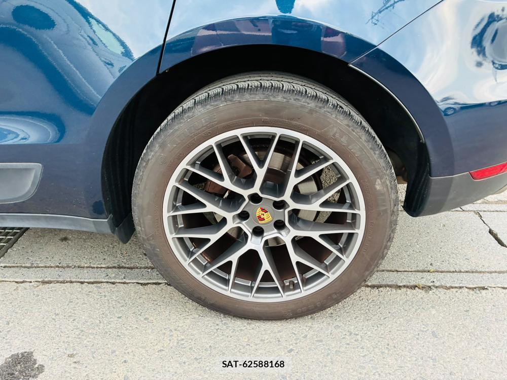 Porsche MACAN 2015-05 7952454-31