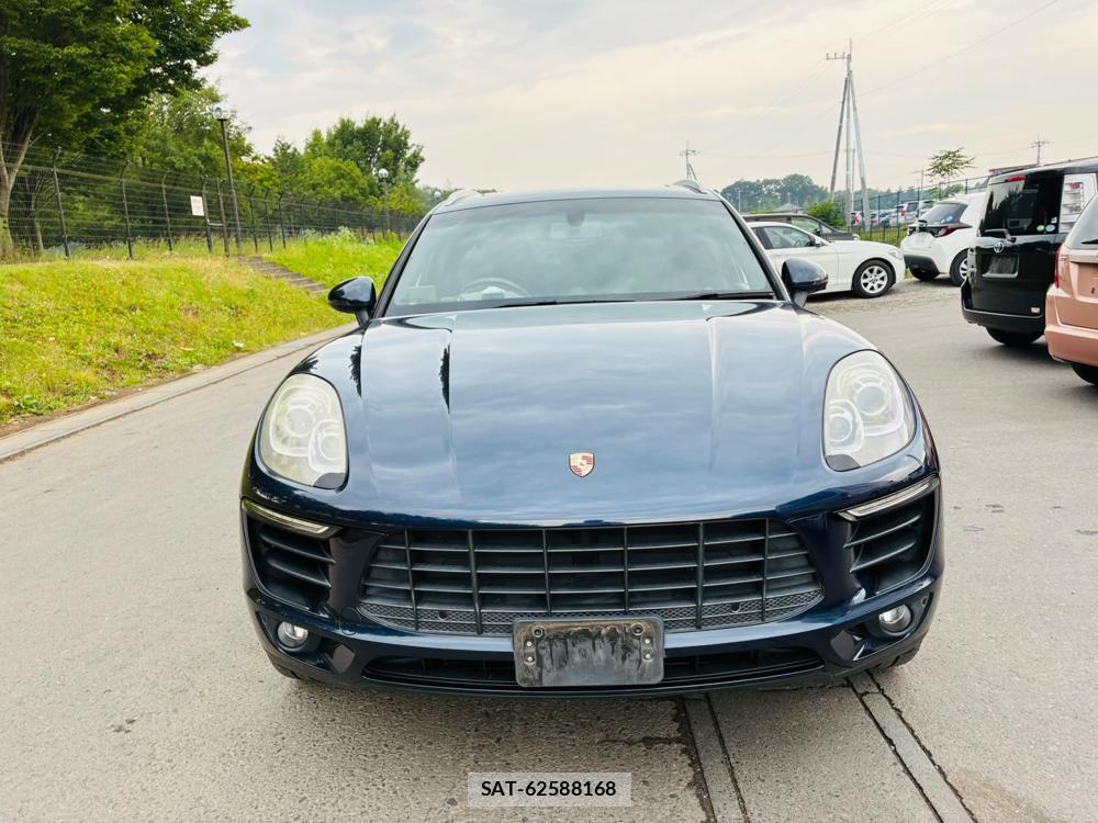 Porsche MACAN 2015-05 7952454-7