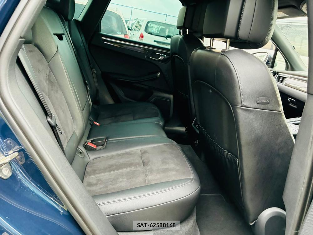 Porsche MACAN 2015-05 7952454-8