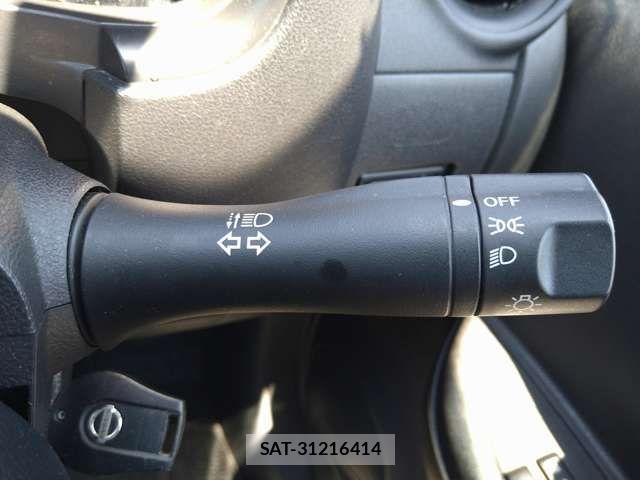 Nissan MARCH 2018-06 527503-14