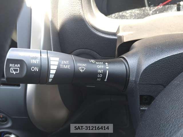 Nissan MARCH 2018-06 527503-15