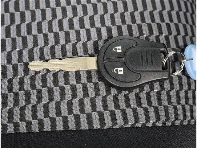 Nissan MARCH 2016-09 1464016-17