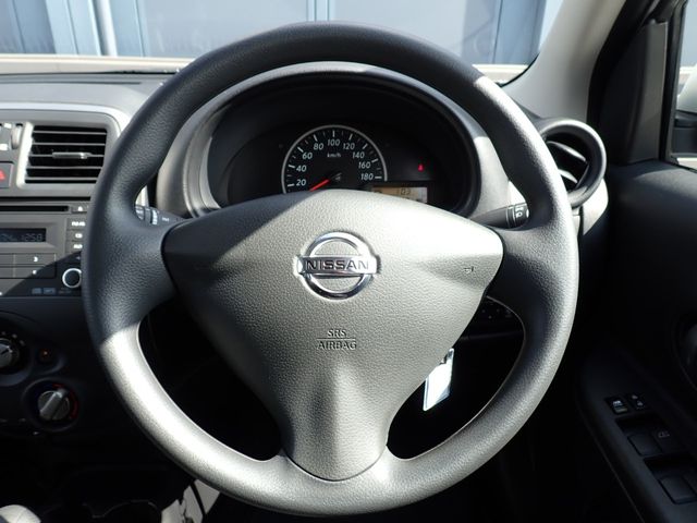 Nissan MARCH 2020-09 1546622-9