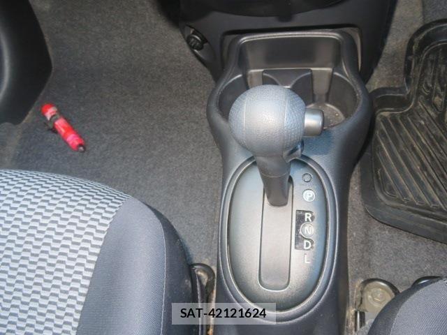 Nissan MARCH 2017-02 2963260-11