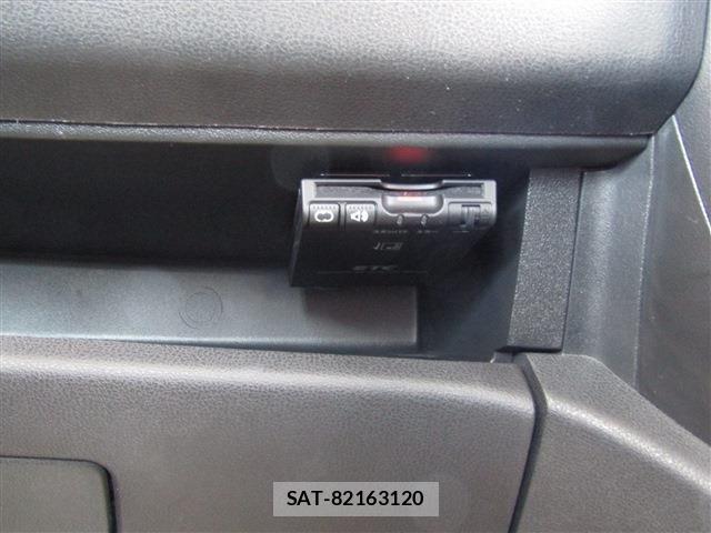 Nissan MARCH 2018-09 4595831-4