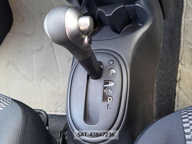 Nissan MARCH 2016-04 5871318-14