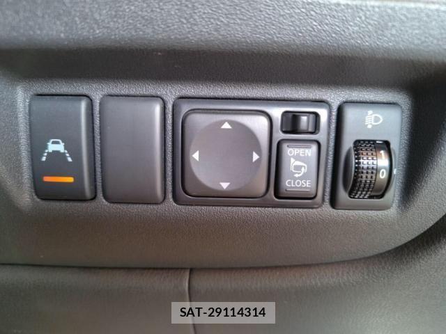 Nissan MARCH 2022-02 5871317-19
