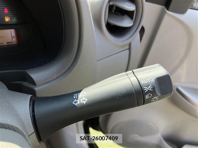 Nissan MARCH 2017-08 6012123-16