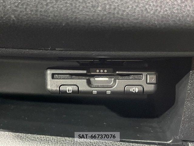Nissan MARCH 2022-03 6612991-4