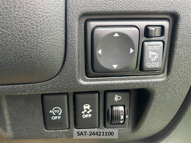 Nissan MARCH 2017-11 6612990-7