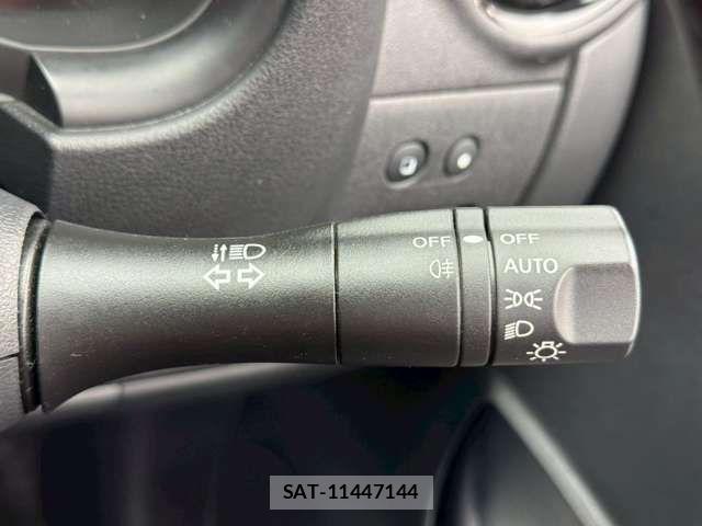 Nissan MARCH 2017-01 6752276-9