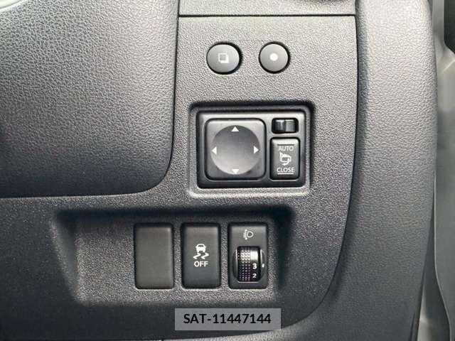 Nissan MARCH 2017-01 6752276-8