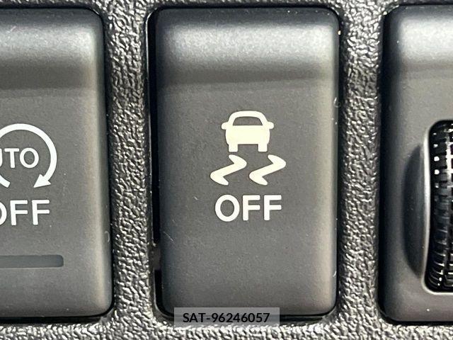 Nissan MARCH 2016-07 6752278-3