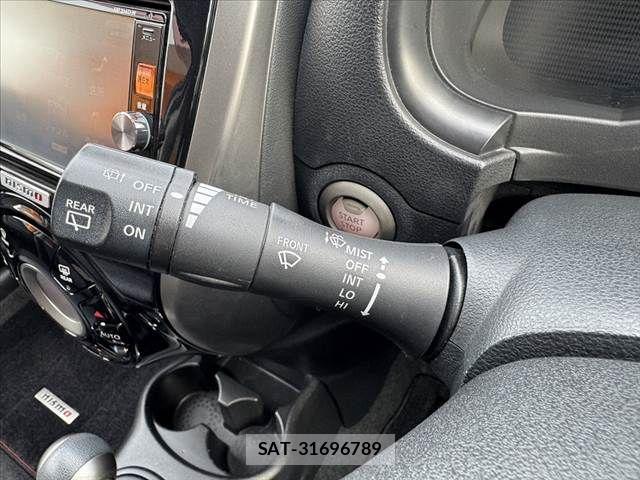 Nissan MARCH 2014-10 6815781-22
