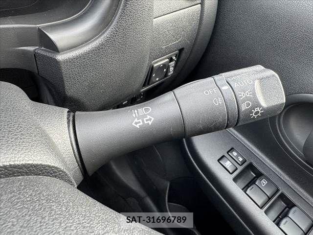 Nissan MARCH 2014-10 6815781-23