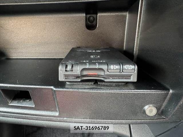 Nissan MARCH 2014-10 6815781-5