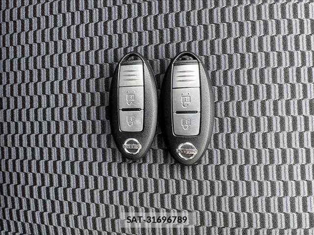 Nissan MARCH 2014-10 6815781-6