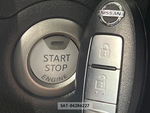 Nissan MARCH 2018-07 6815778-4