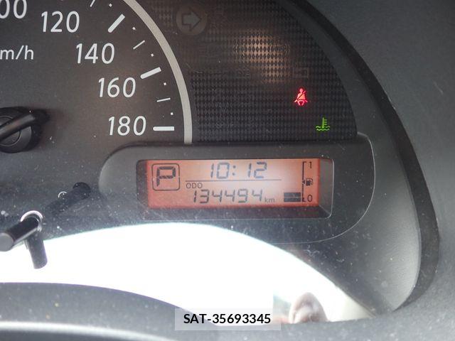 Nissan MARCH 2017-04 6995307-12
