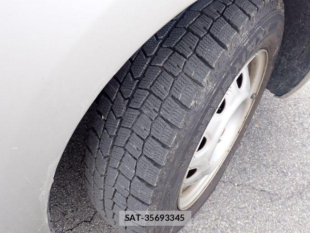 Nissan MARCH 2017-04 6995307-23
