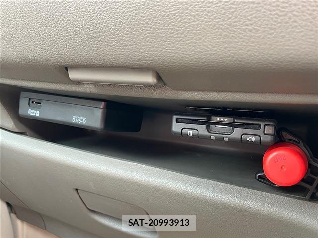 Nissan MARCH 2022-04 7221241-27