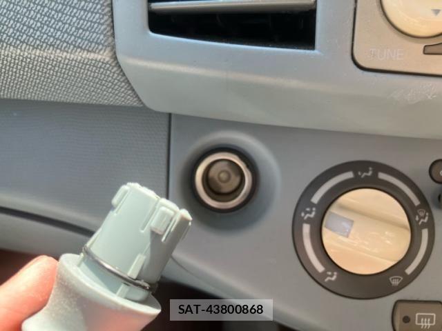 Nissan MARCH 2005-11 7221225-16