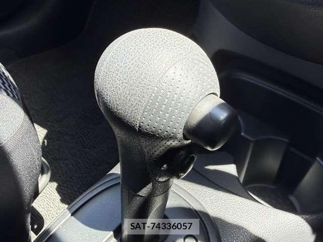 Nissan MARCH 2017-03 7251401-29