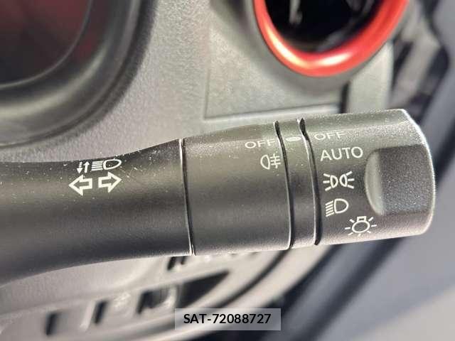 Nissan MARCH 2014-09 7272260-11