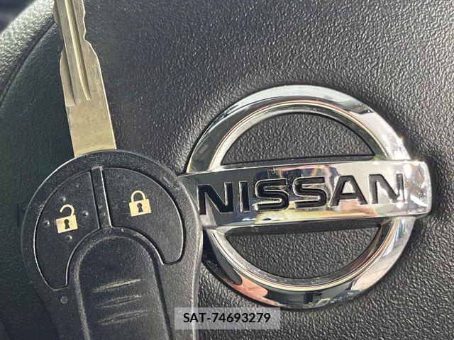 Nissan MARCH 2012-03 7328158-4