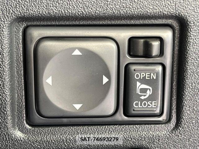 Nissan MARCH 2012-03 7328158-5