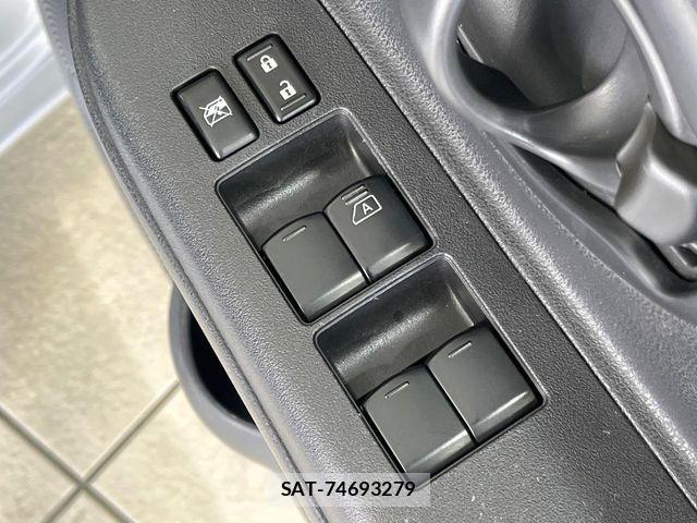 Nissan MARCH 2012-03 7328158-6