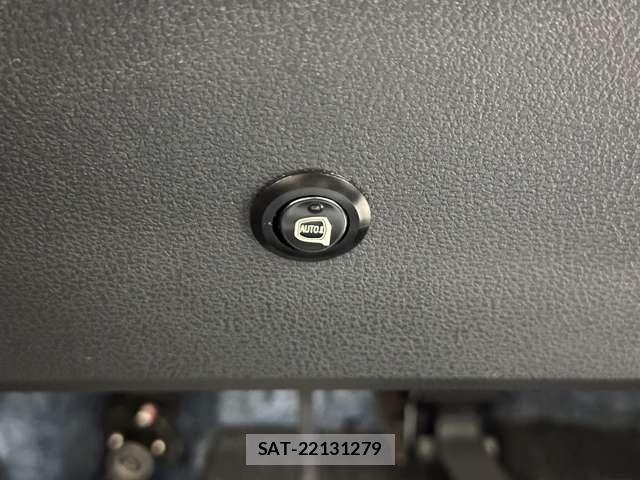 Nissan MARCH 2010-09 7358602-15