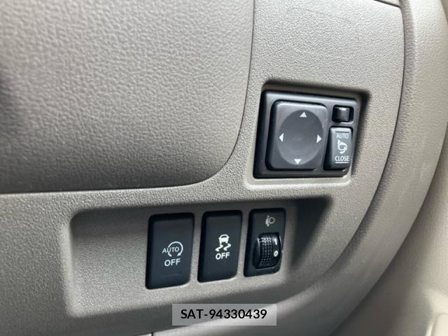 Nissan MARCH 2015-07 7358599-15