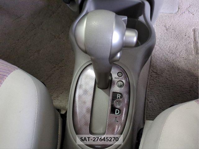 Nissan MARCH 2012-05 7392737-11