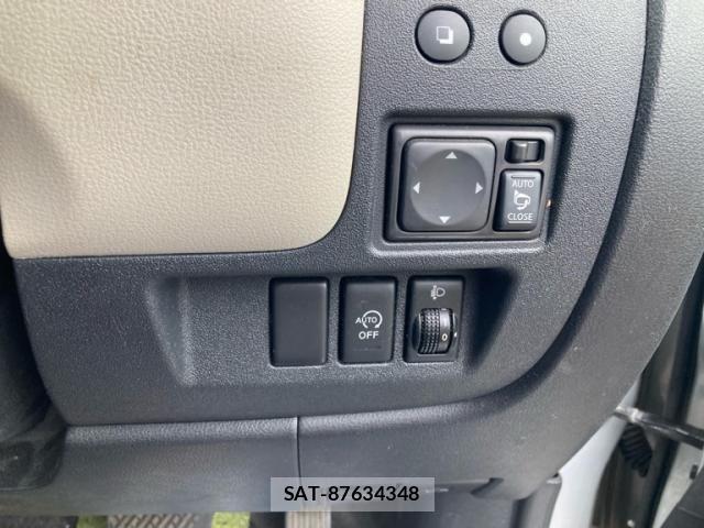 Nissan MARCH 2011-06 7455517-18