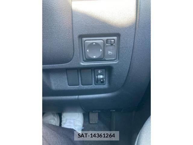 Nissan MARCH 2011-11 7455519-15