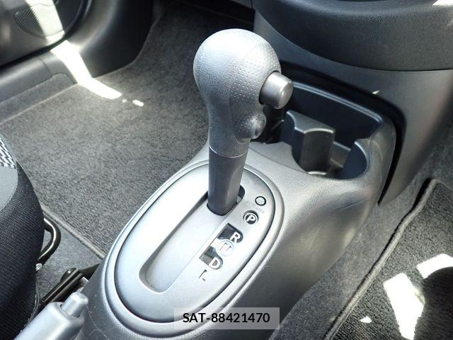 Nissan MARCH 2019-03 7509095-9