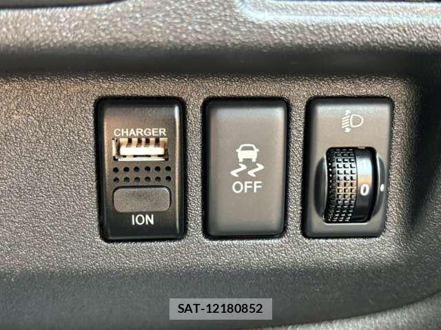 Nissan MARCH 2014-03 7509094-10