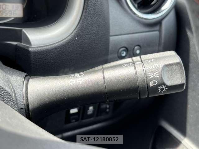 Nissan MARCH 2014-03 7509094-15