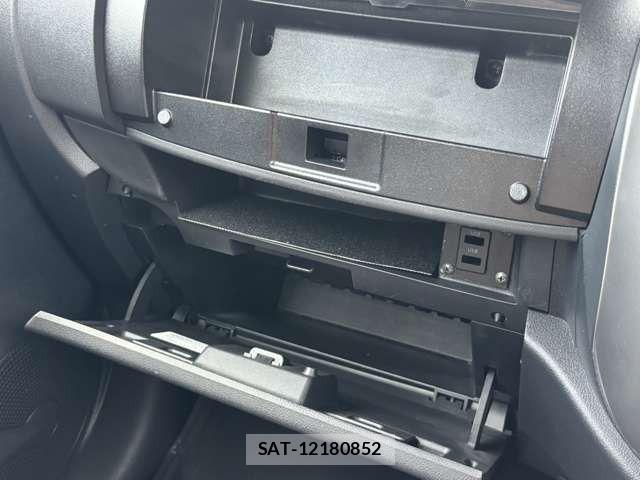 Nissan MARCH 2014-03 7509094-17